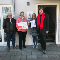 v.l.n.r.: Manfred Beck (Stadtrat), Barbara Gabrys (Die Tafel), Katja Herla und Christian Schultz (Buchloer SPD)